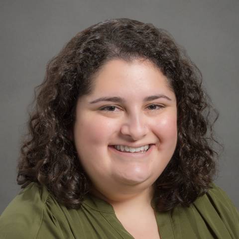 Emma Snyder headshot